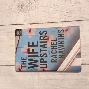 "The wife upstairs" novel 📖